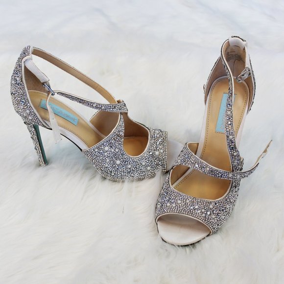 Betsey Johnson Sparkling Size 8 BLING-TASTIC 4" Heels - Picture 1 of 8